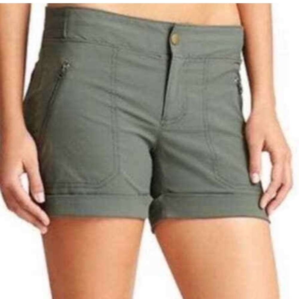 Athleta Trekkie ripstop cuffed shorts- size 6
